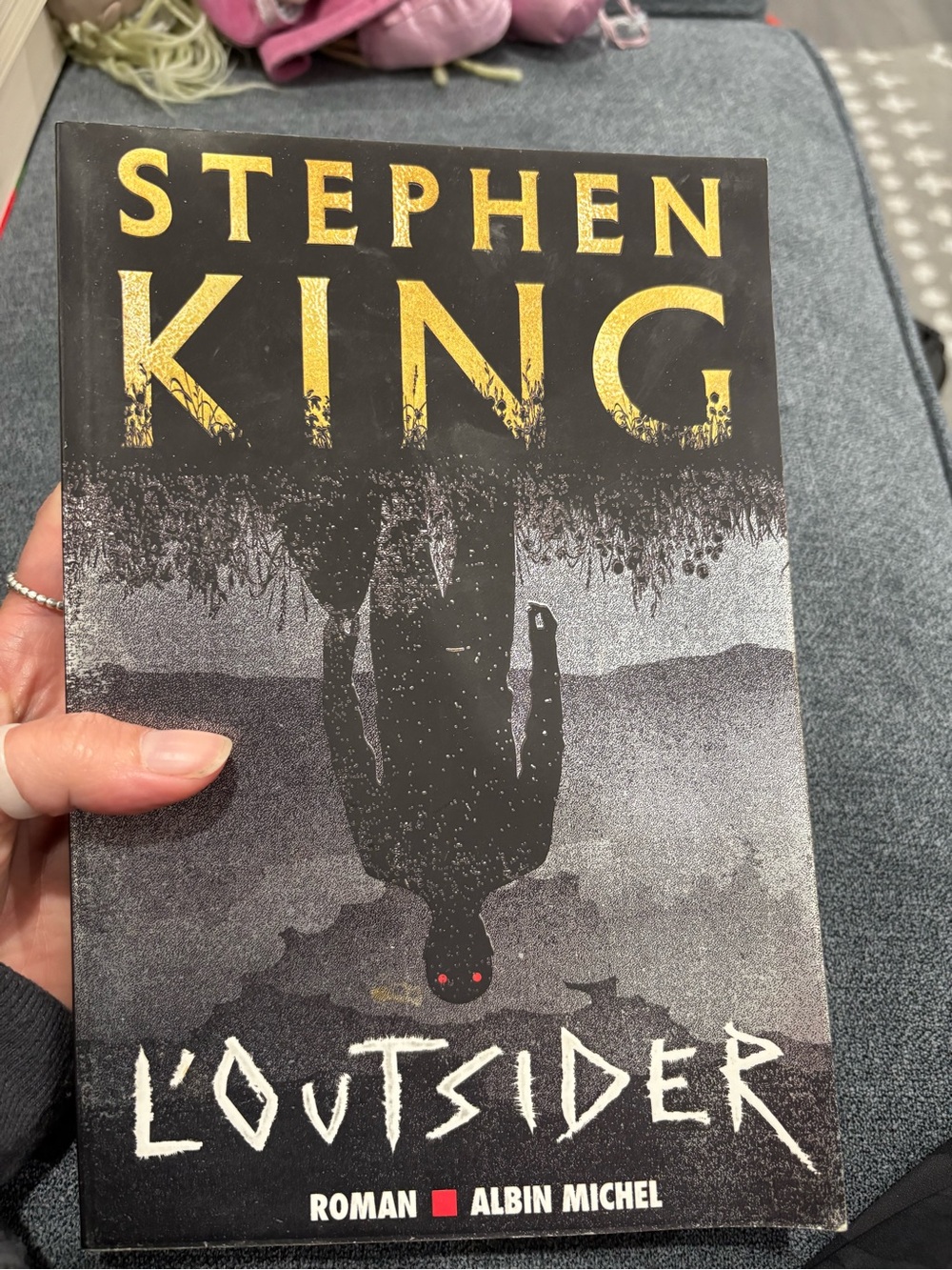 L'Outsider (French Paperback) — Black & Yellow Accents